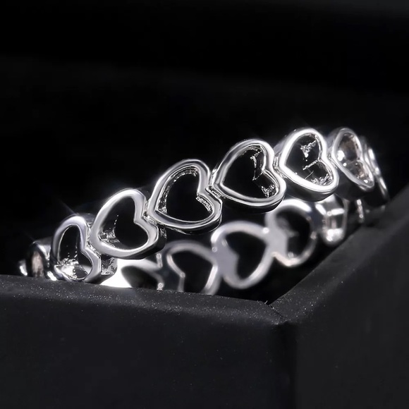 New 925 Silver Beautiful Hearts Simple Lovely Ring - Picture 4 of 6